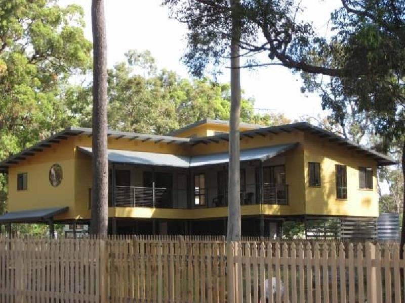 31  President Terrace, Macleay Island QLD 4184