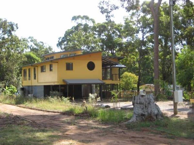 31  President Terrace, Macleay Island QLD 4184