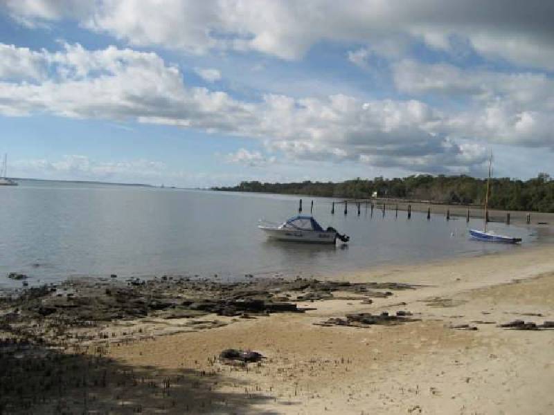 31  President Terrace, Macleay Island QLD 4184