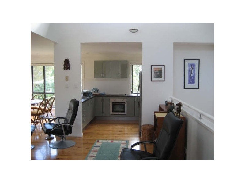 31  President Terrace, Macleay Island QLD 4184