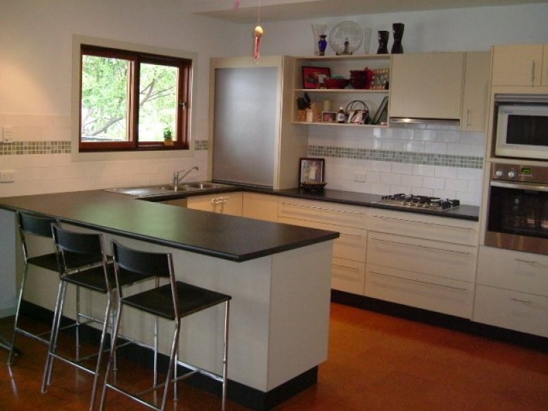 112  Barton Rd, Hawthorne QLD 4171