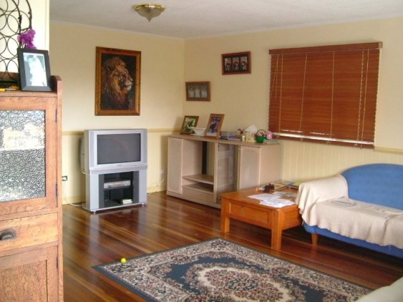 112  Barton Rd, Hawthorne QLD 4171