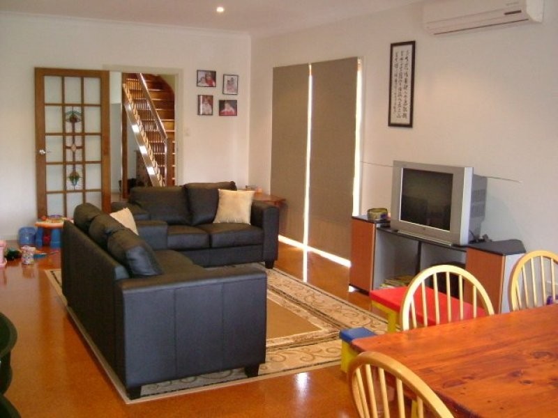 112  Barton Rd, Hawthorne QLD 4171