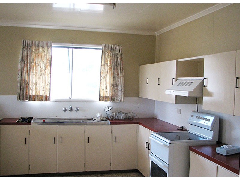 9  CHURCHILL ST, Caboolture QLD 4510