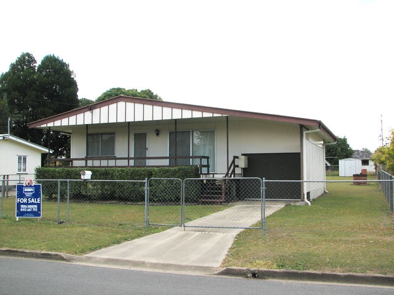 9  CHURCHILL ST, Caboolture QLD 4510