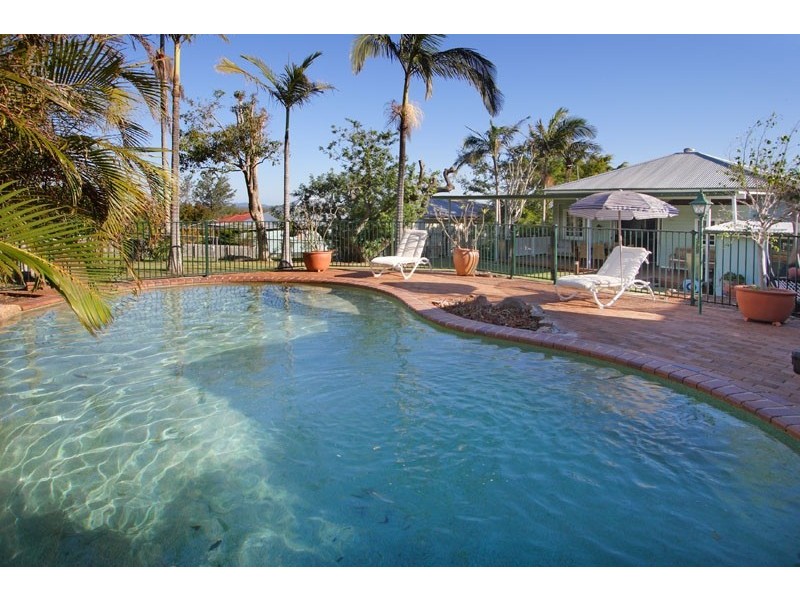 54   Barrinia Street, Manly QLD 4179