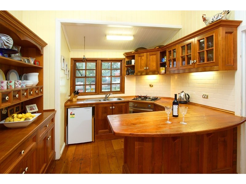 54   Barrinia Street, Manly QLD 4179