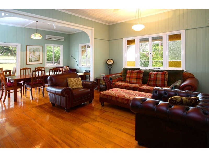 54   Barrinia Street, Manly QLD 4179