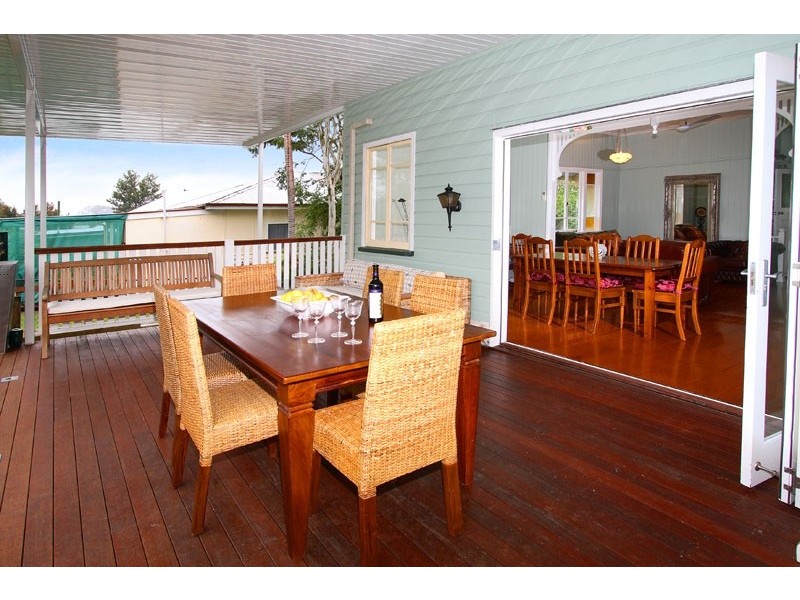 54   Barrinia Street, Manly QLD 4179