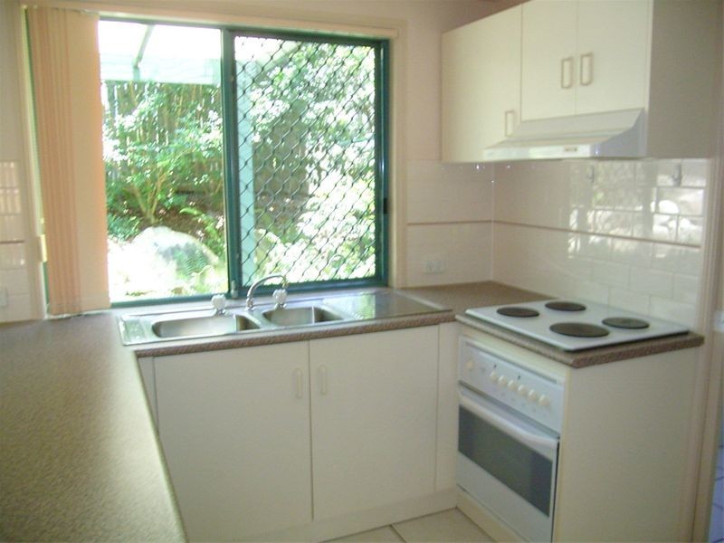96  Marshall Rd, Holland Park QLD 4121