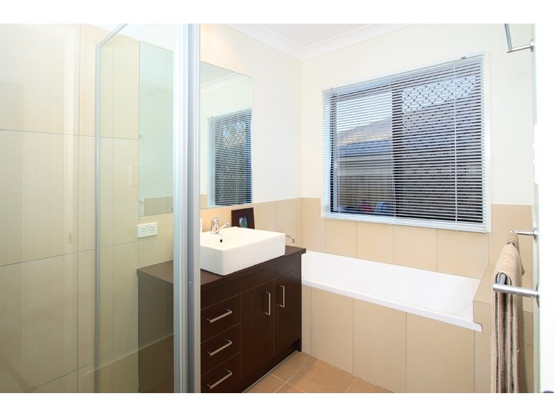 8   Creswick, Manly West QLD 4179