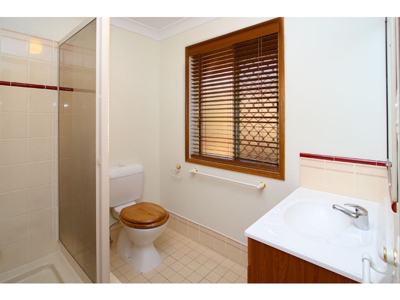 1  Hayley Street, Manly West QLD 4179