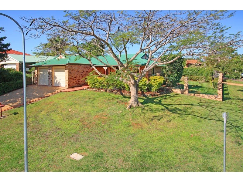 1  Hayley Street, Manly West QLD 4179