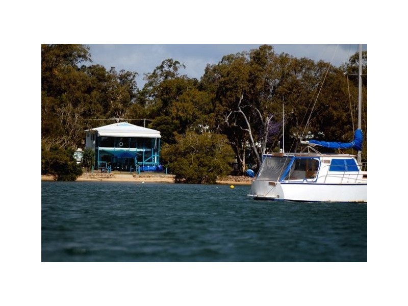 19 Coondooroopa Drive, Macleay Island QLD 4184