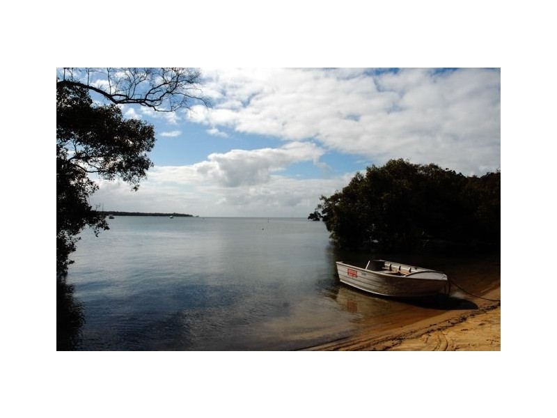 19 Coondooroopa Drive, Macleay Island QLD 4184