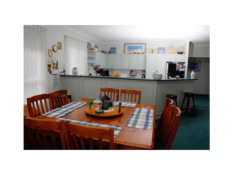 19 Coondooroopa Drive, Macleay Island QLD 4184