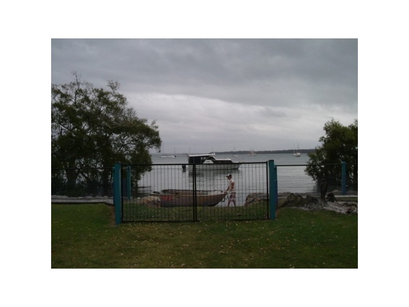 19 Coondooroopa Drive, Macleay Island QLD 4184