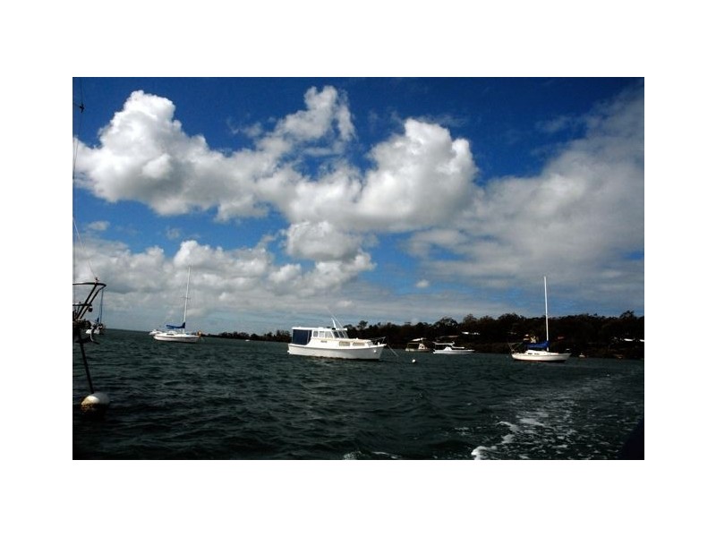 19 Coondooroopa Drive, Macleay Island QLD 4184