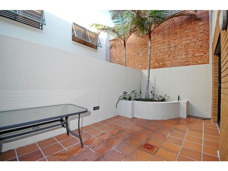 31 – 33  Helen Street, Newstead QLD 4006