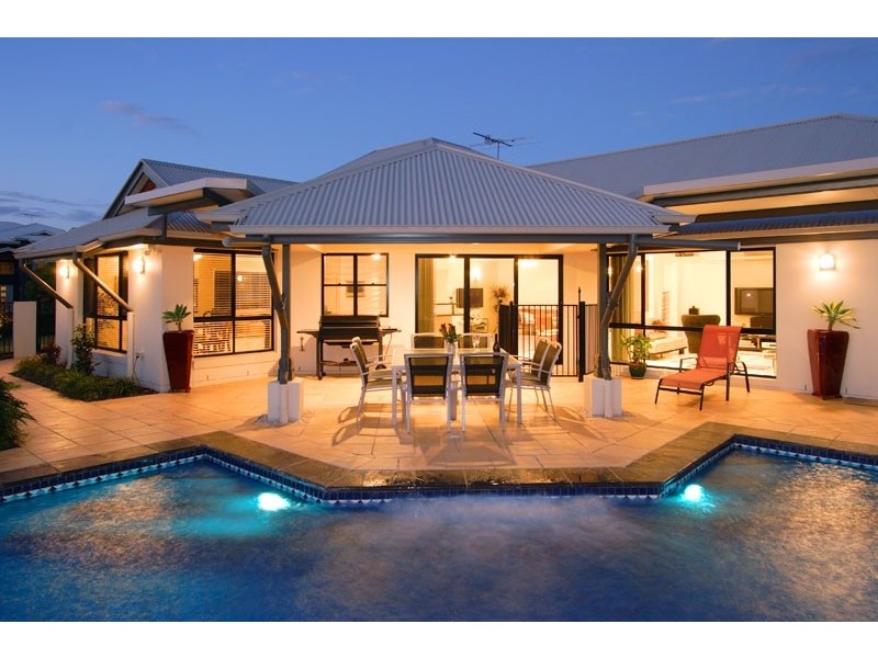 3 Charles Place, Manly West QLD 4179