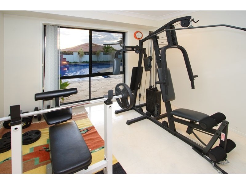 3 Charles Place, Manly West QLD 4179