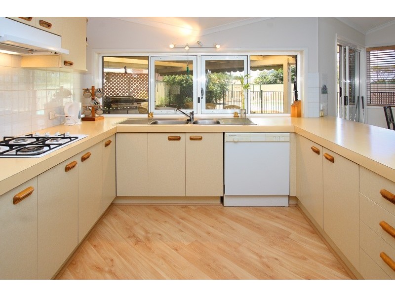 18  Trevally Cresent, Manly West QLD 4179