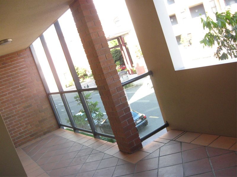 4/140 Commercial Rd, Newstead QLD 4006