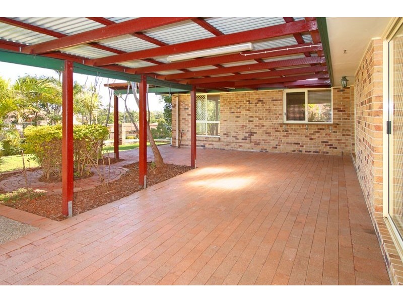 1  Hayley Street, Manly West QLD 4179