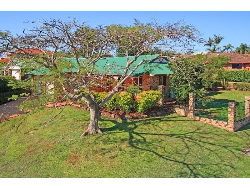 1  Hayley Street, Manly West QLD 4179