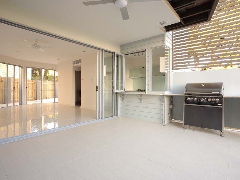 2/25  Princess Street, Bulimba QLD 4171