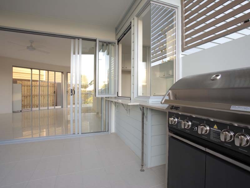 2/25  Princess Street, Bulimba QLD 4171