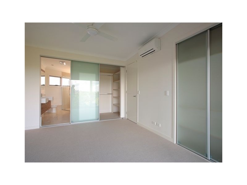 2/25  Princess Street, Bulimba QLD 4171