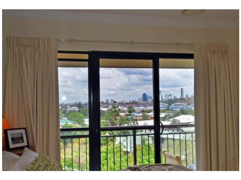 9  Riddell Street, Bulimba QLD 4171