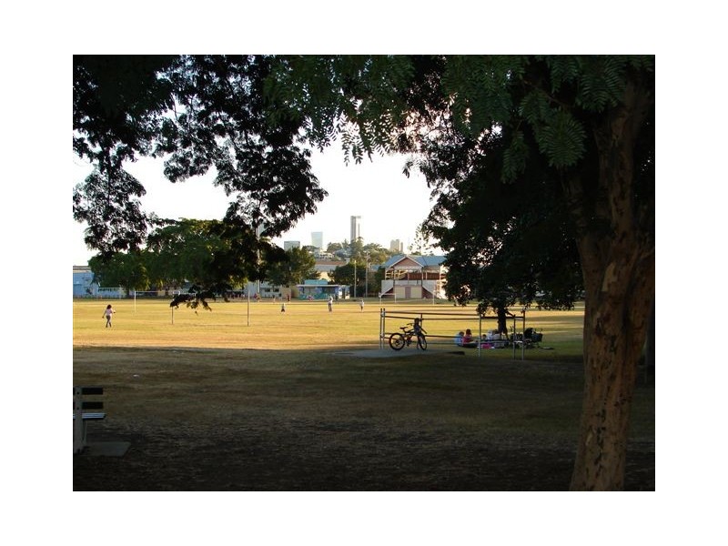 9  Riddell Street, Bulimba QLD 4171