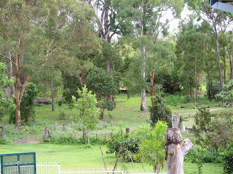 297  PETERSEN RD, Morayfield QLD 4506