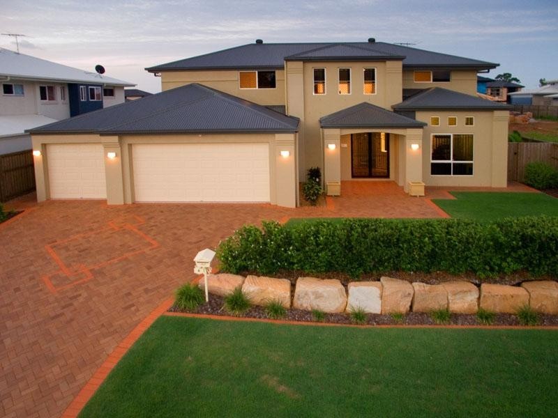 8 Charles Place, Manly West QLD 4179