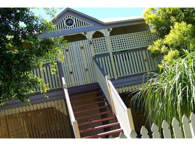 46  Harris St, Hawthorne QLD 4171