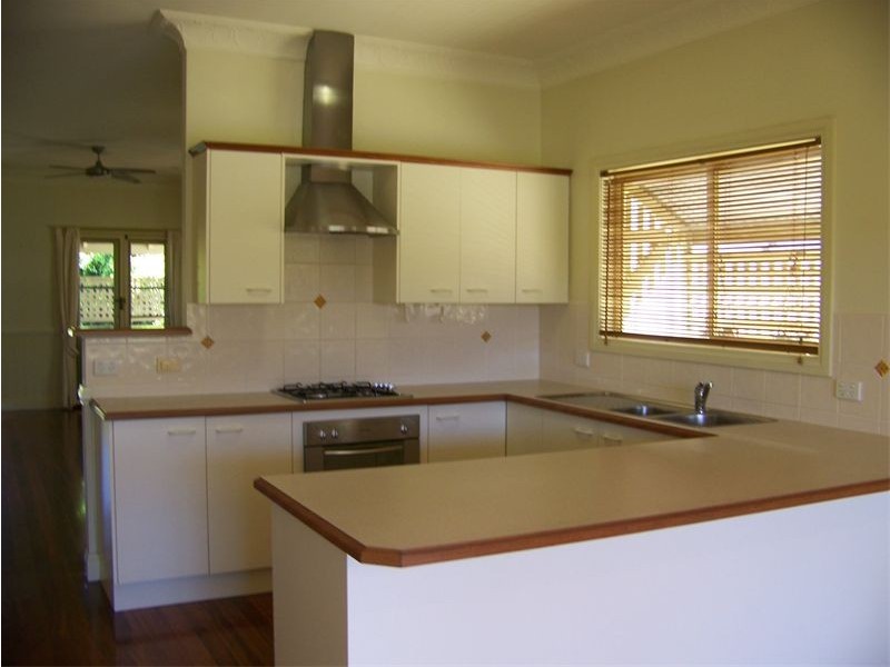 46  Harris St, Hawthorne QLD 4171