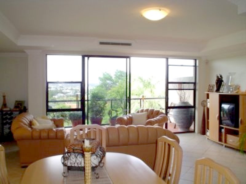 24  Philip Street, Hawthorne QLD 4171