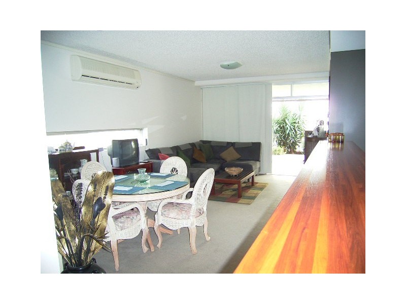 Level 1 18  Addison Ave, Bulimba QLD 4171