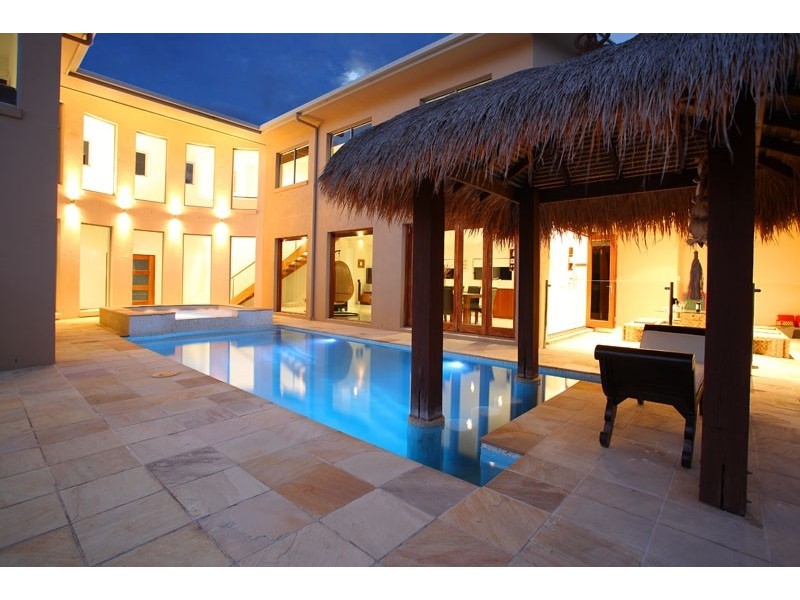 19   John Street, Manly West QLD 4179