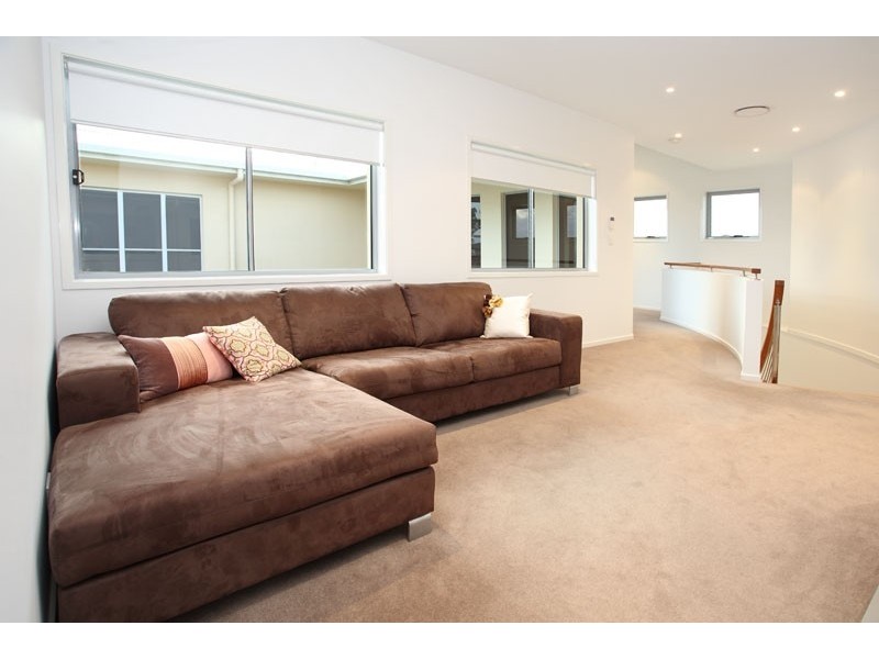 19   John Street, Manly West QLD 4179