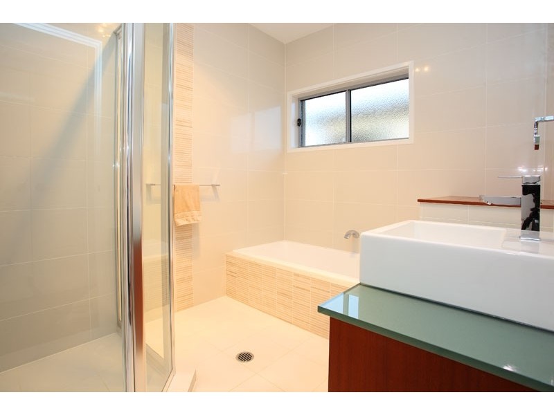 19   John Street, Manly West QLD 4179