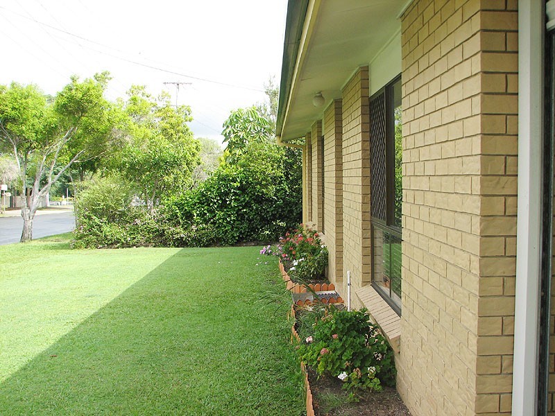 27 Gynther Rd, Rothwell QLD 4022