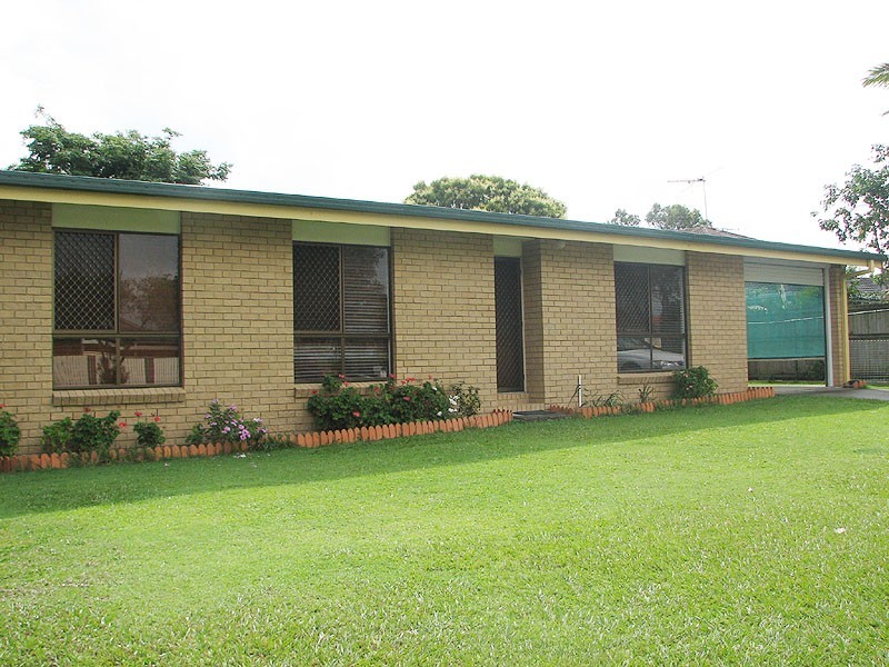 27 Gynther Rd, Rothwell QLD 4022