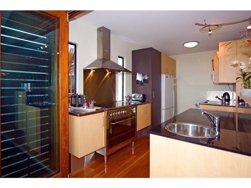 63  Wynnum North Road, Wynnum QLD 4178