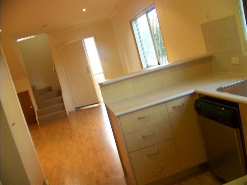 2/83 Richmond Rd, Morningside QLD 4170