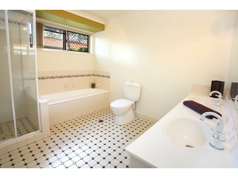 116   Blackwood Road, Manly West QLD 4179