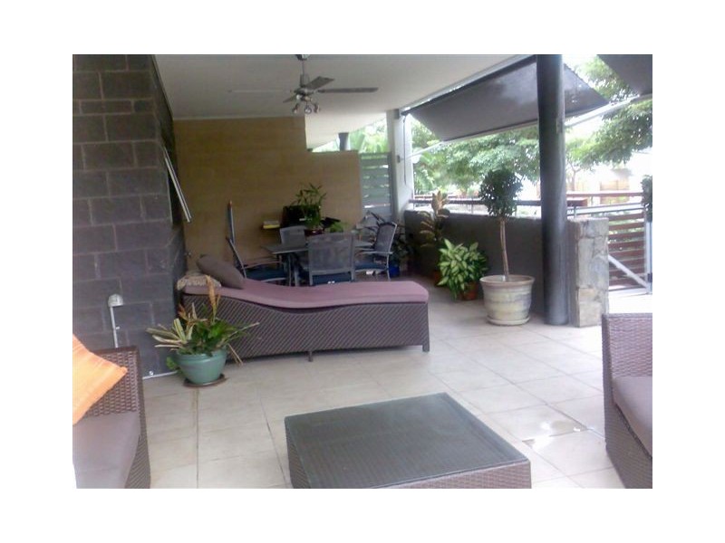 2/18  Addison Avenue, Bulimba QLD 4171