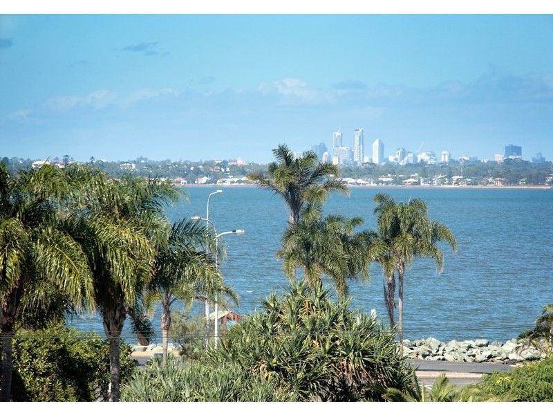 Level 2 8/14  Yacht Street, Clontarf QLD 4019